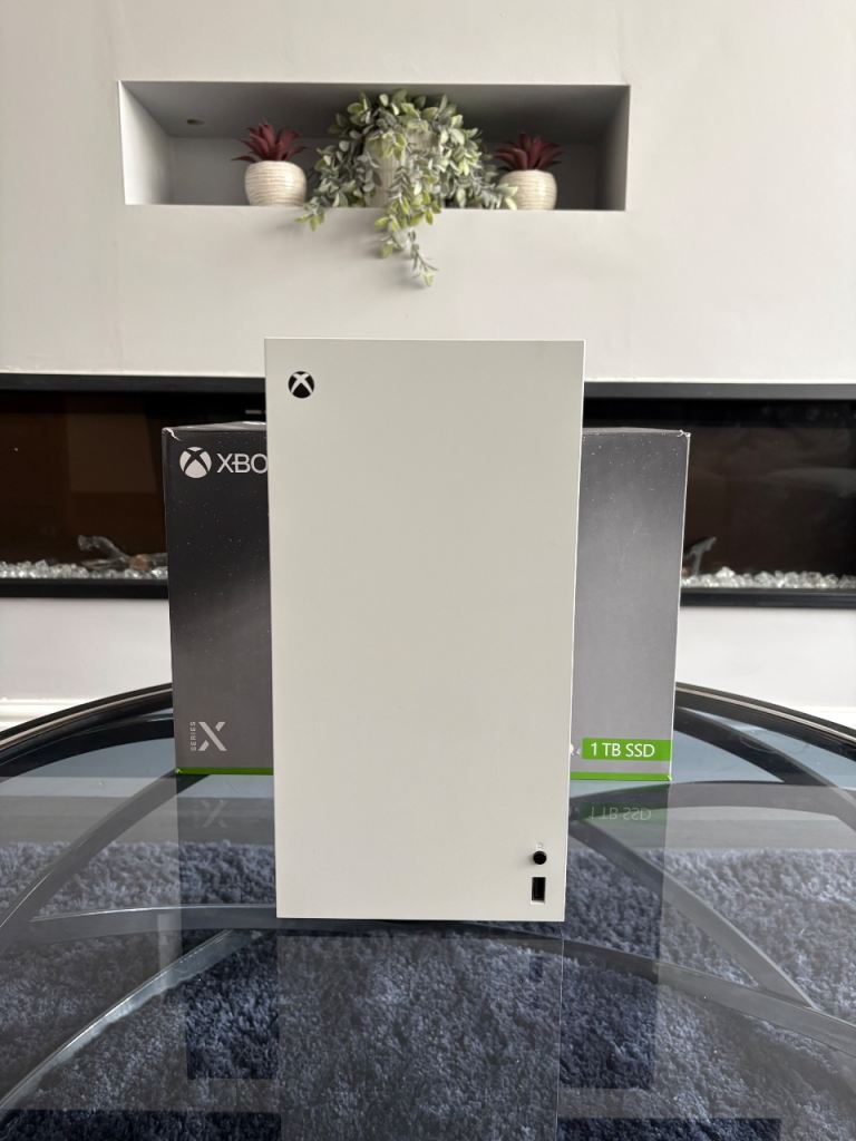 Xbox series x 1tb white 