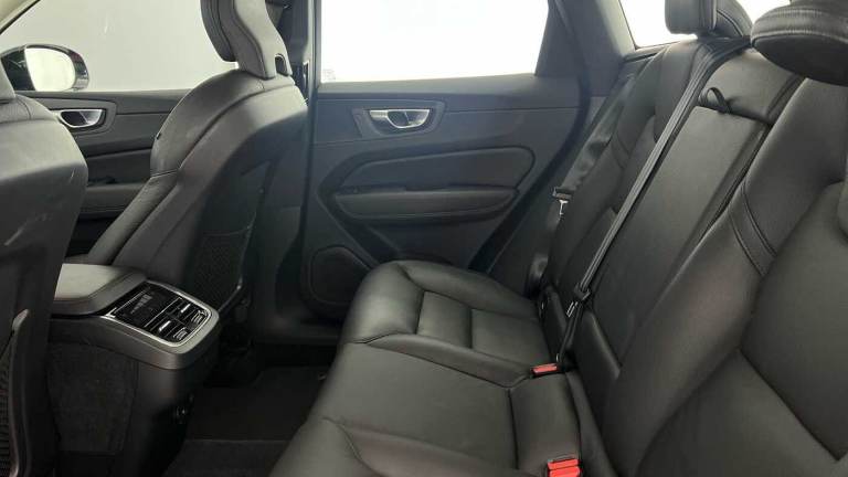 2022 Volvo XC60 2.0 B4D Plus Dark 5dr AWD Geartronic SUV Diesel Automatic