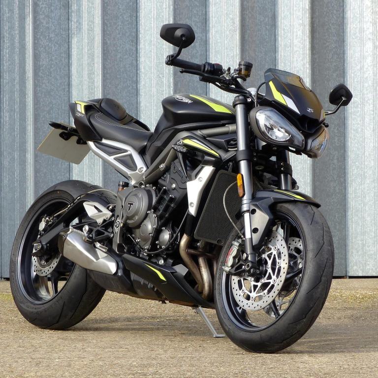 2020 TRIUMPH STREET TRIPLE 765 RS – SUPERB CONDITION & VERY LOW MILEAGE