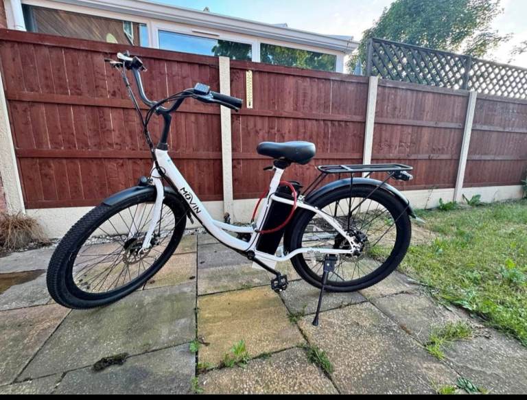 Movvin Electric Mountain Bike – White, As Good As New