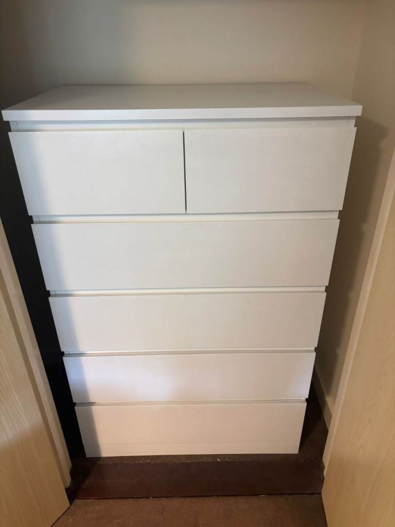 White Chest of 6 Drawers