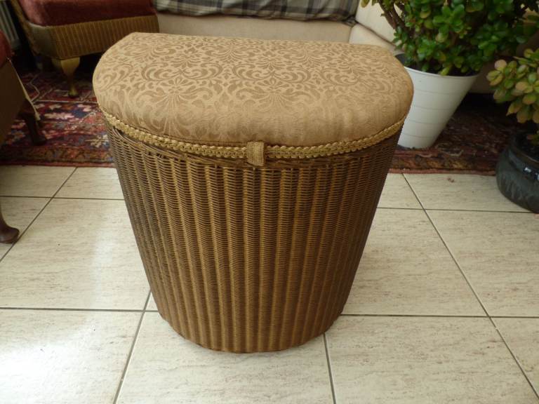 Original vintage Lloyd Loom woven corner basket with lid VG.C