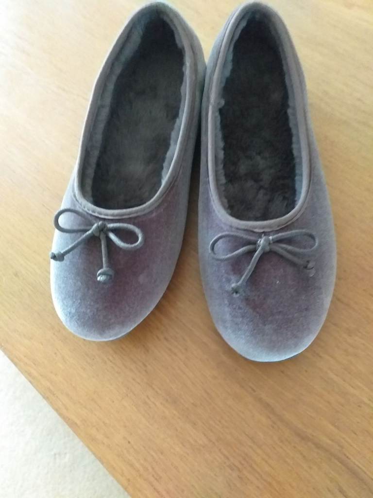 image for Women's Slippers M&S.  New - Unworn  Lovely Christmas Gift
