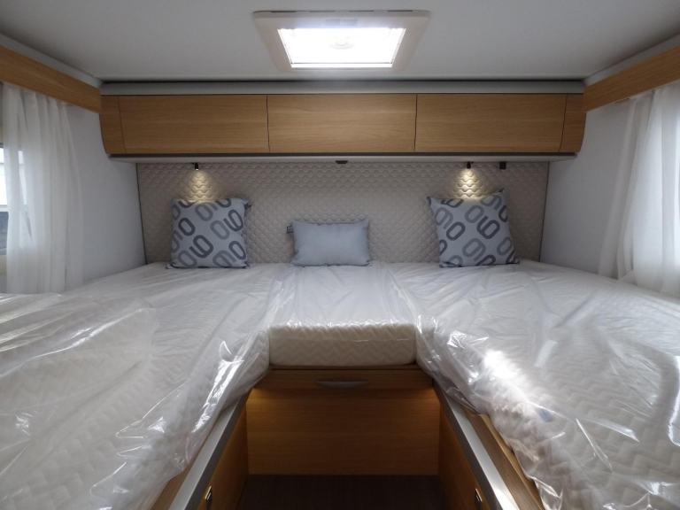 Adria Matrix 670 SL 60Y  Anniversary Edition DIESEL AUTOMATIC 2025