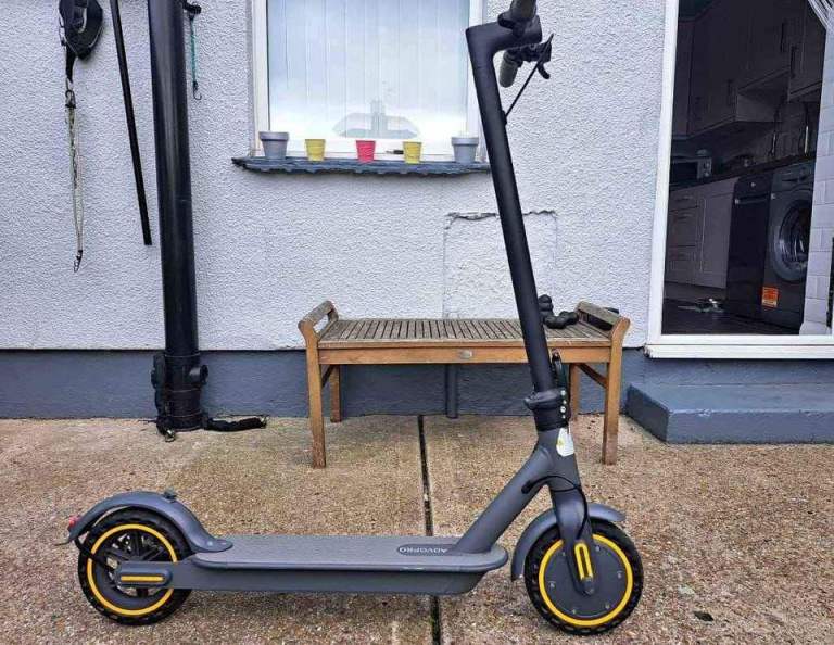 High-Performance Electric Scooters ⚡ – 35km/h Top Speed Available Now