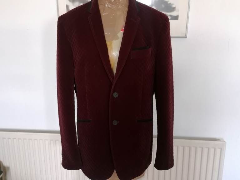SWADE Mens Eveing Burgundy Jacket. Nr Mint Cond. Size : 40. Inner Sleeve 46cm