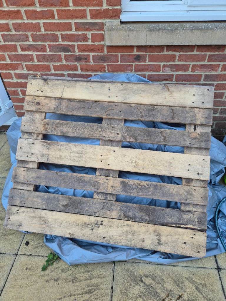Wooden pallet