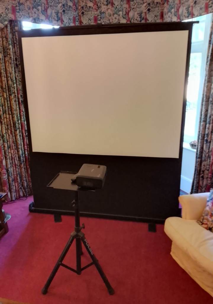 home cinema-sapphire screen, optima projector, pulse stand cables HDMI splitter