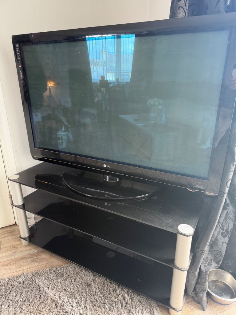 LG TV– Fully Functional, Fair Condition