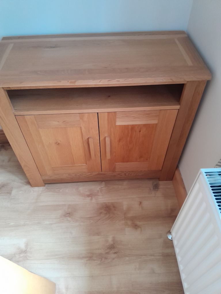 Oak tv cabinet