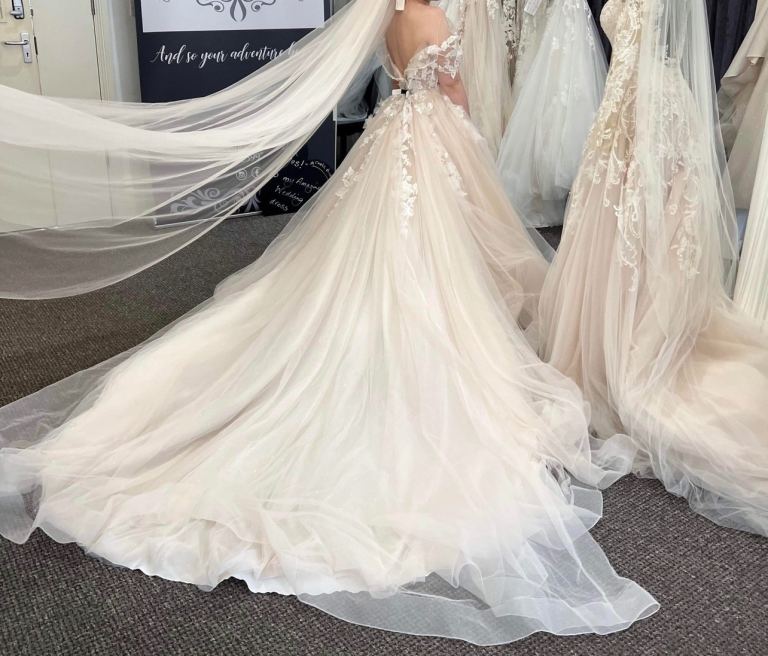 Brand new wedding dress