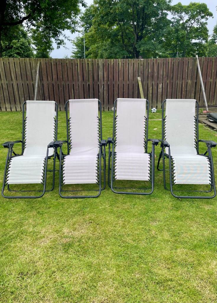 4 Folding Metal Zero Gravity Sun Loungers in Black / Beige