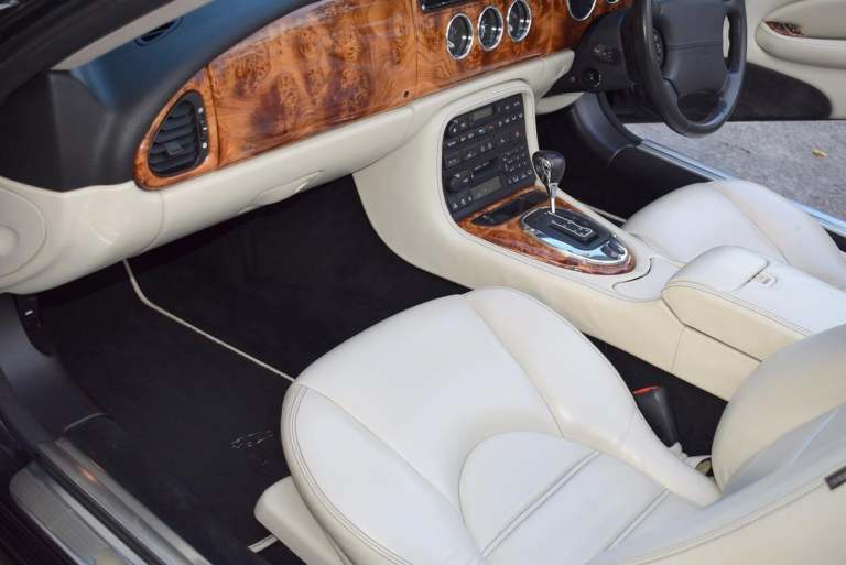 2005 Jaguar XK8 4.2 2dr Auto CONVERTIBLE PETROL Automatic