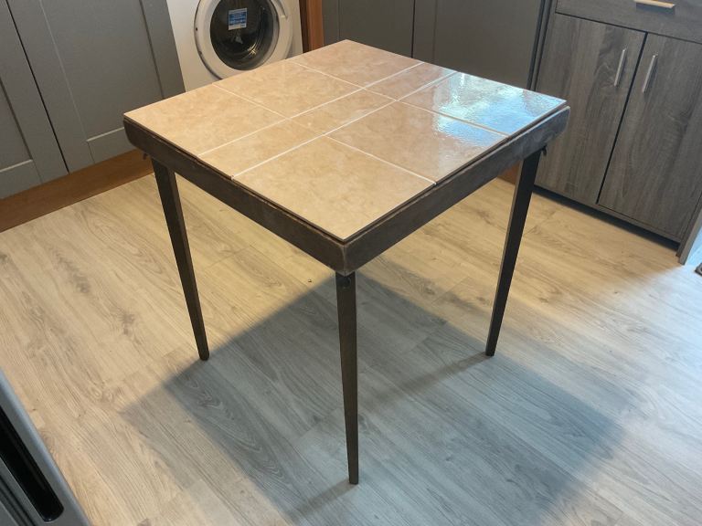 Small table 