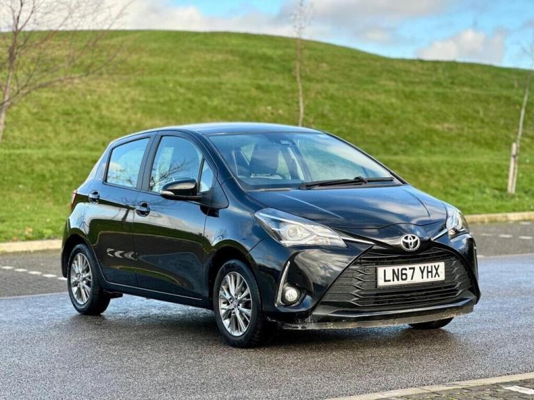 2017 Toyota Yaris 1.0 VVT-i Icon Tech 5dr HATCHBACK Petrol Manual