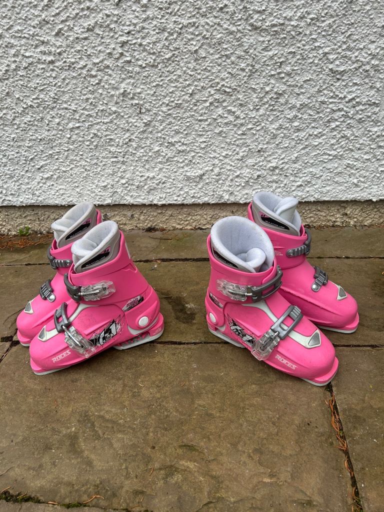 Kids adjustable ski boots