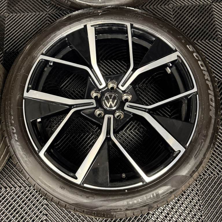 20" GENUINE VW TIGUAN R LINE LEEDS BLACK DC ALLOY WHEELS TYRES ALLOYS