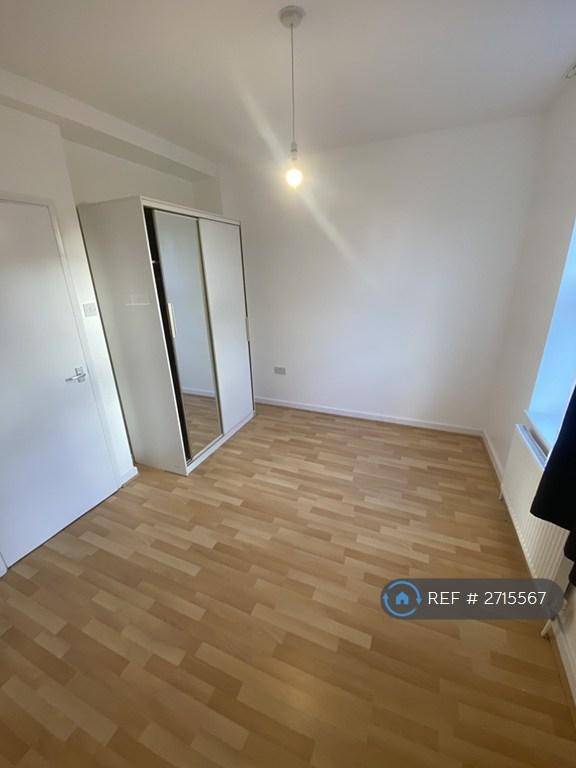 3 bedroom house in Boscombe Avenue, London, E10 (3 bed) (#2715567)