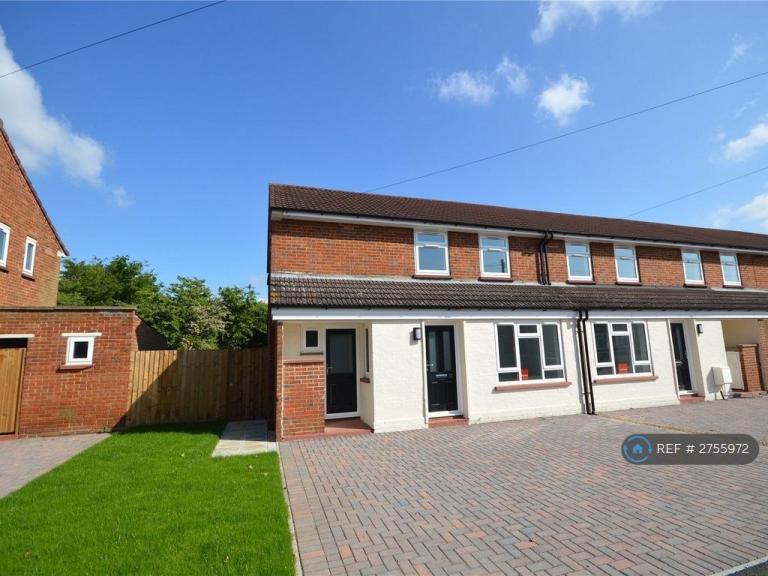 3 bedroom house in Beavers Crescent, Hounslow, TW4 (3 bed) (#2755972)