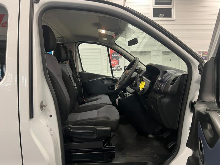 2018 Vauxhall Vivaro L2 1.6CDTI 120PS 9 SEAT LWB MINIBUS (EURO 6) ------------------------------ ...