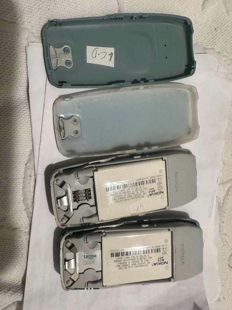 2 Nokia phones 3320 and 3410 repair and spare 