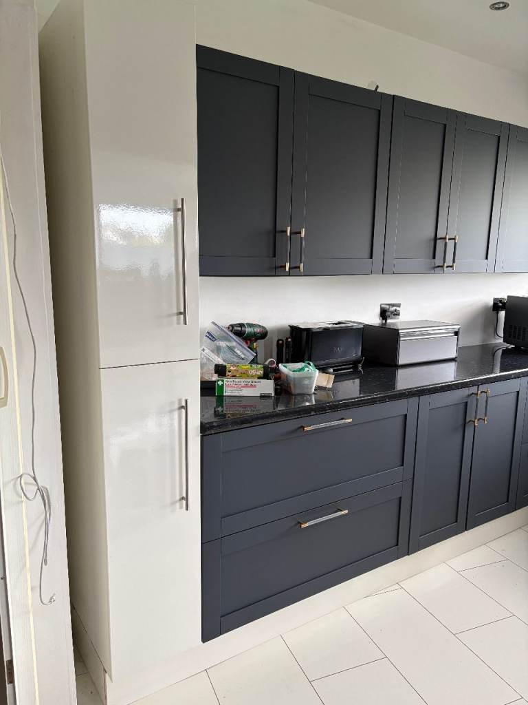 TALL KITCHEN UNIT Pull Out Kitchen Larder With White Gloss Cabinet and HANDLES