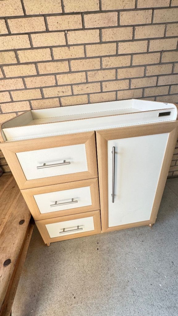 Mamas & Papas Changing Table with Drawers and Cupboard – Good Condition