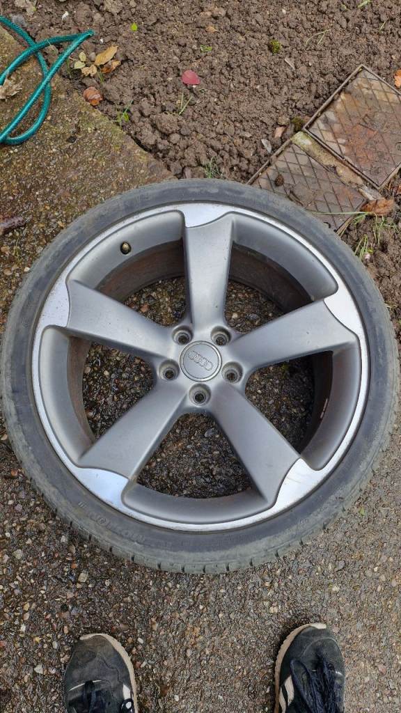 Audi A5 19inch Alloy wheel last one lest