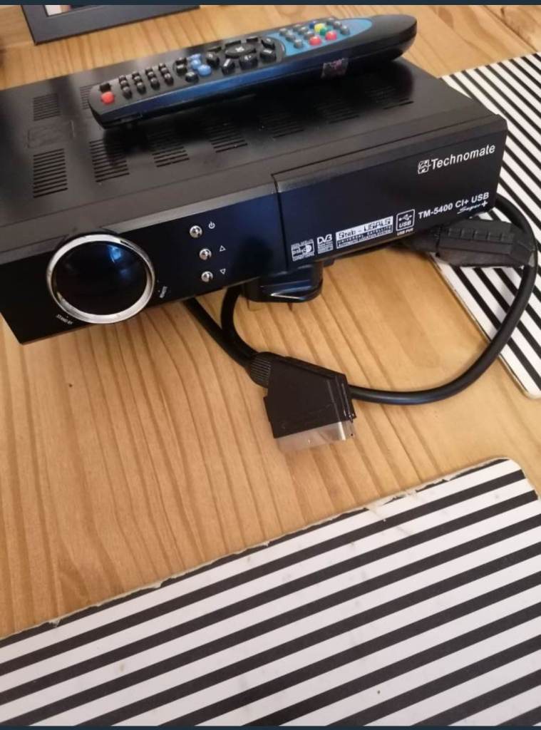 Technomate Satellite Receiver with Built-in Freeview