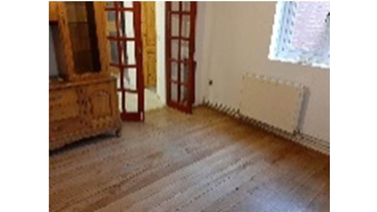 Spacious 3-Bed House to Rent in Winchester; Parking and Large Garden