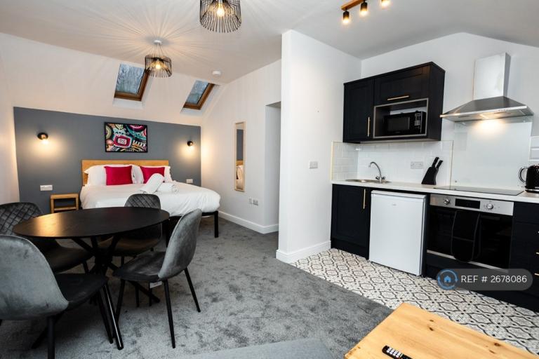 Studio flat in Thorne Road, Doncaster, DN1 (#2678086)