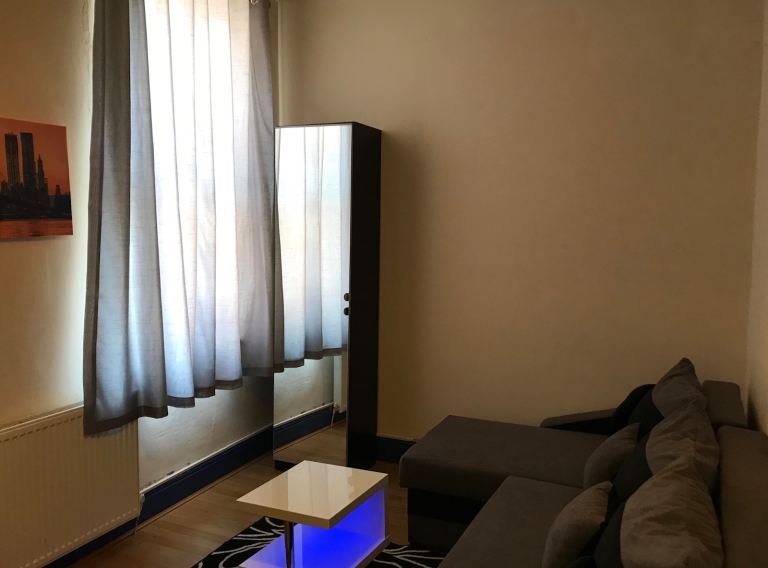 Studio Flat To Rent £105 PW (Some bills included)