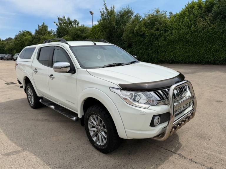 2016 Mitsubishi L200 2.4 DI-D DC Barbarian Pickup Double Cab 4dr Diesel Manual 4WD Euro 6 (178 p ...