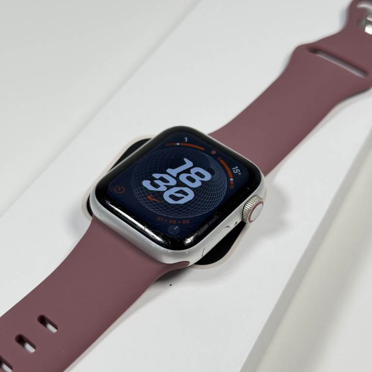Apple Watch SE - 40mm - Cellular - Good Condition (Ref 815)
