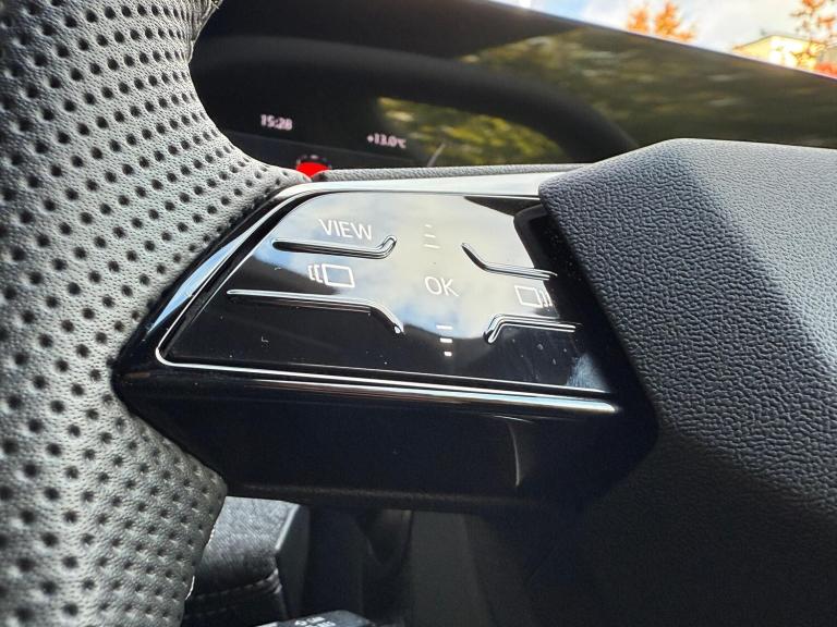 2025 Audi Q6 e-tron 83kWh S line SUV 5dr Electric Auto (252 ps) ESTATE Electric Automatic