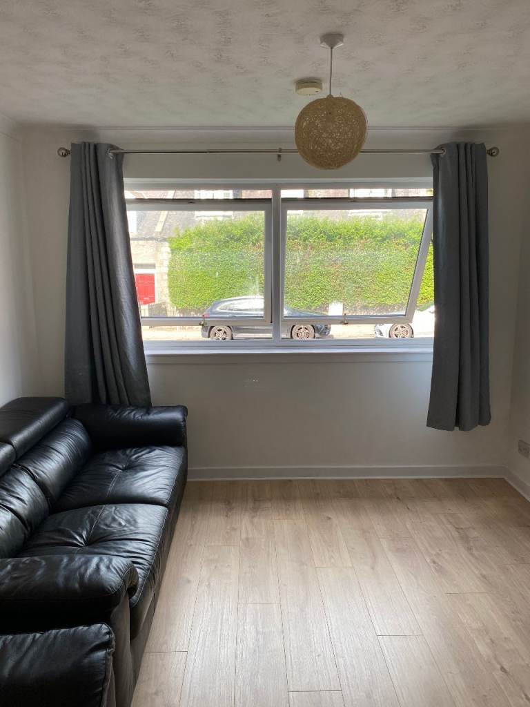 Two bedroomed fully furnished ground floor flat at Urquhart Terrace