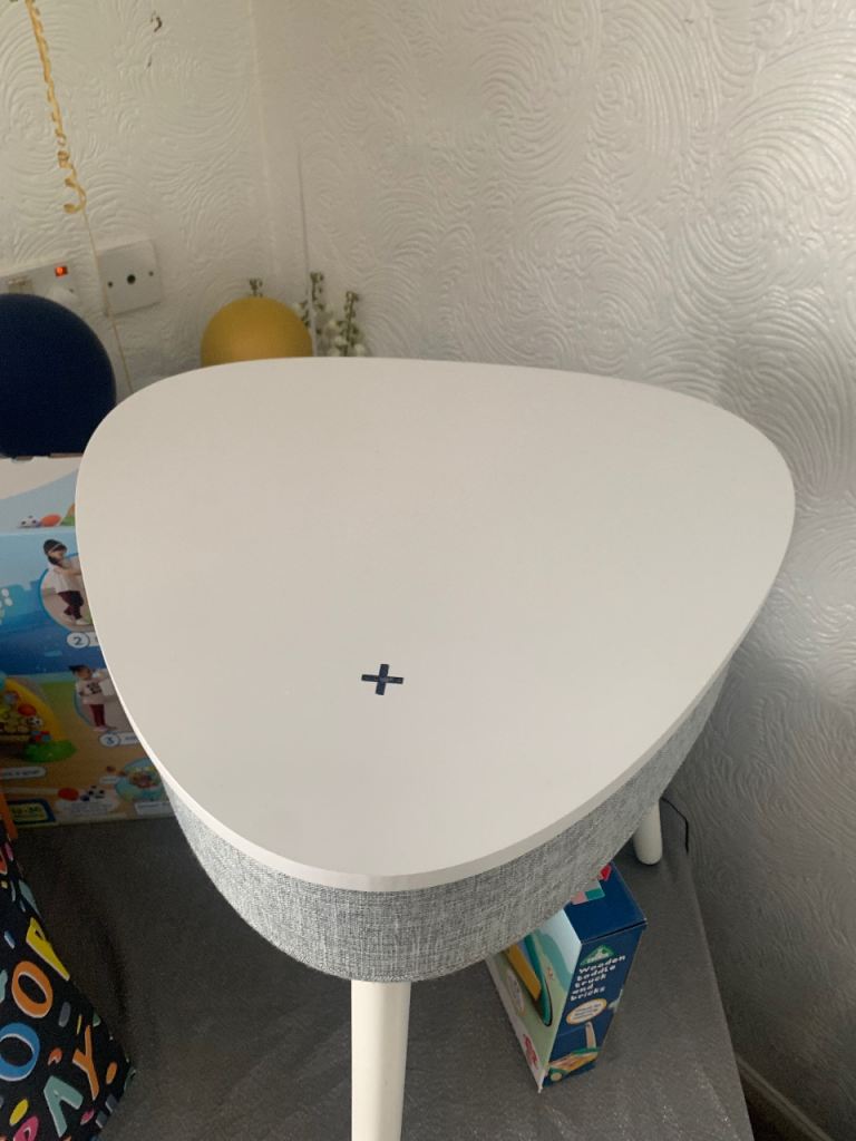 -box Rest Bluetooth Speaker Table – White/Grey – Excellent Condition