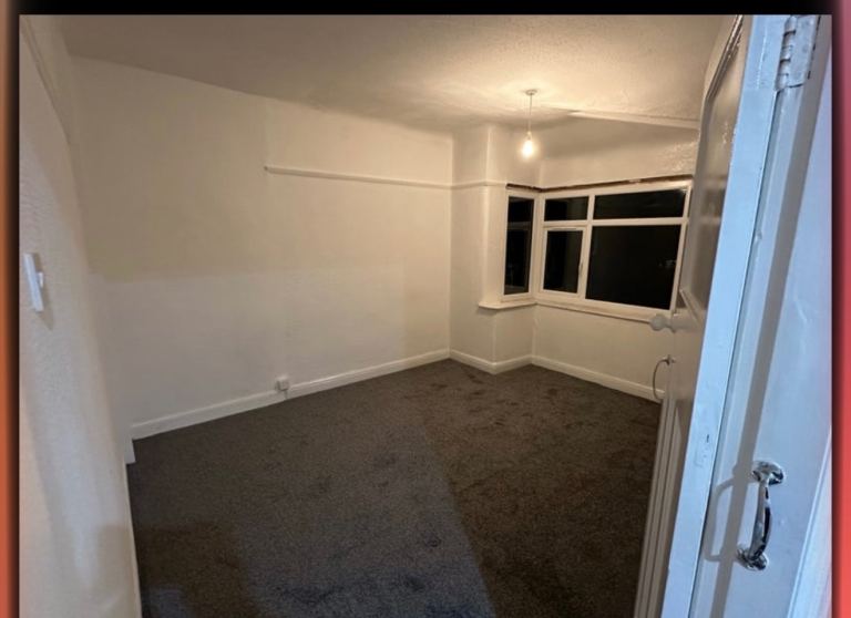 3-bedroom house longsight