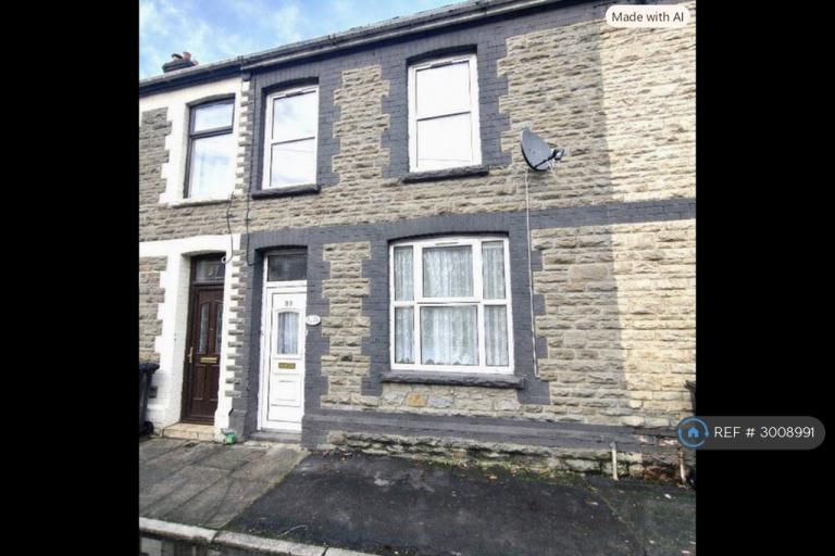 3 bedroom house in Railway St, Abertillery, NP13 (3 bed) (#3008991)