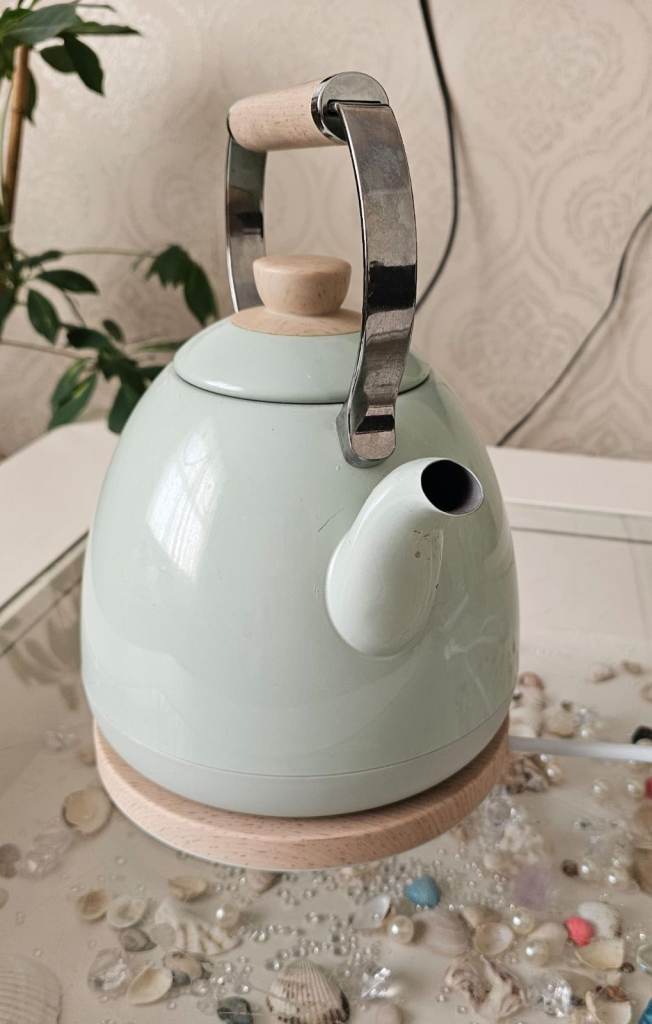 Kettle - Light green - Good condition