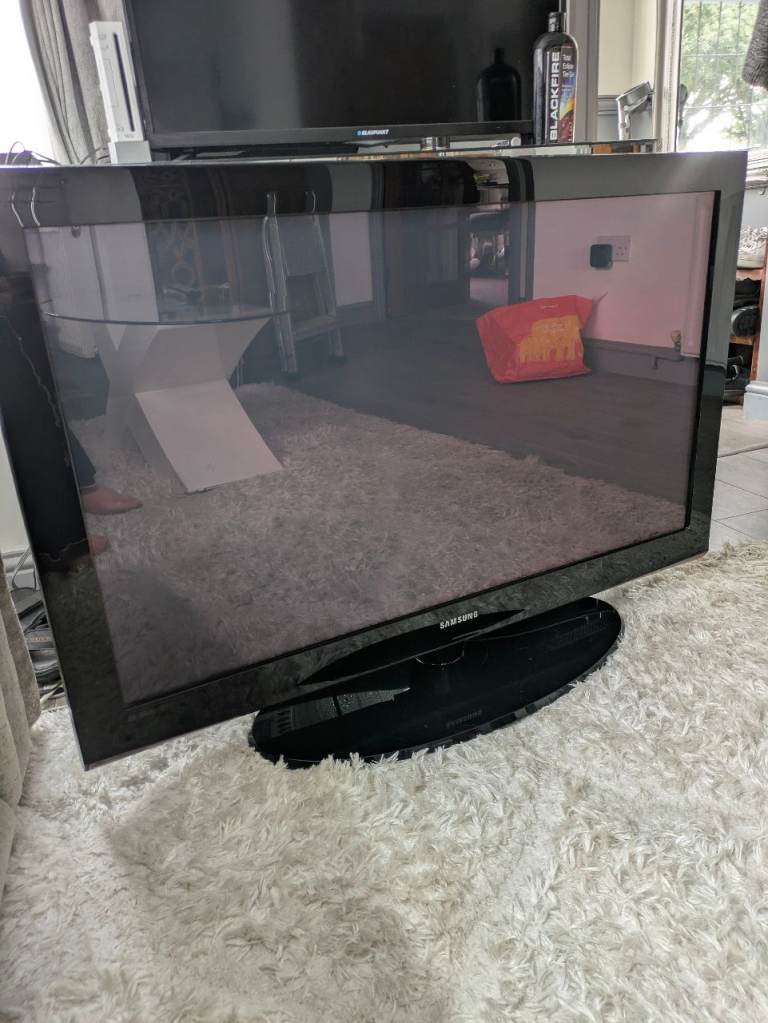 Samsung Flat Screen TV 