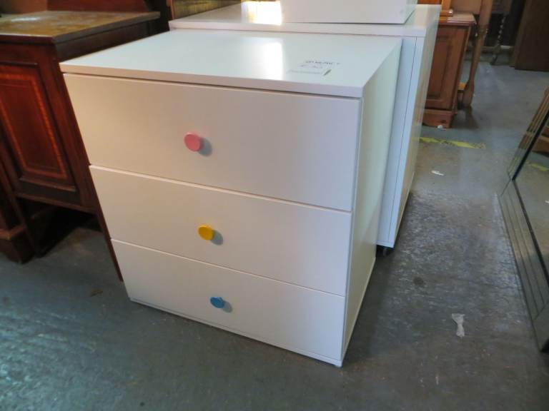 modern bedside table / drawers
