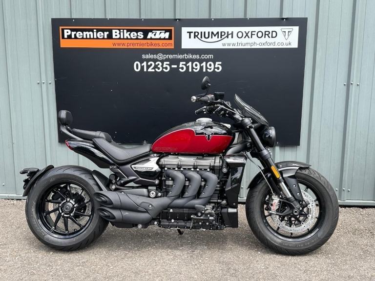 STUNNING PRE-REGISTERED 2025/25 TRIUMPH ROCKET 3 STORM GT MOTORCYCLE 