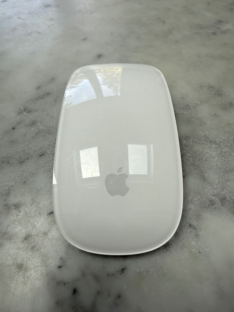 Apple Magic Mouse 2 (A1657 / EMC 2923) White - Barely Used, Pristine Condition
