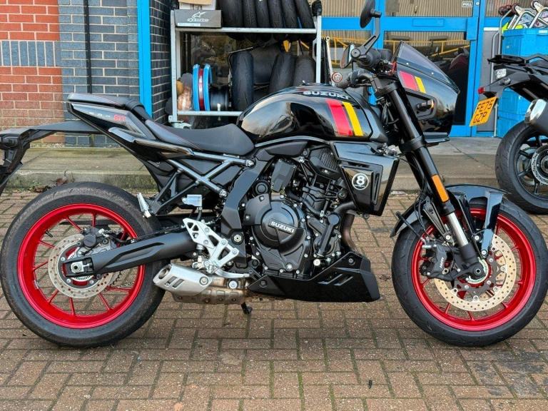 2025 Suzuki GSX 8TT