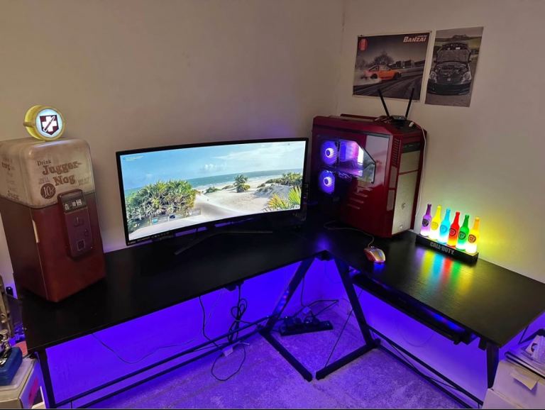 Corner desk office/ gaming desk