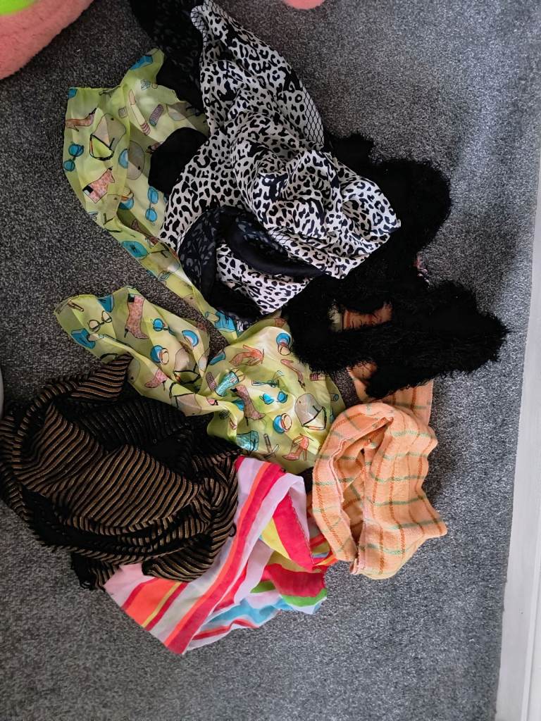 Loads assorted scarves vgc