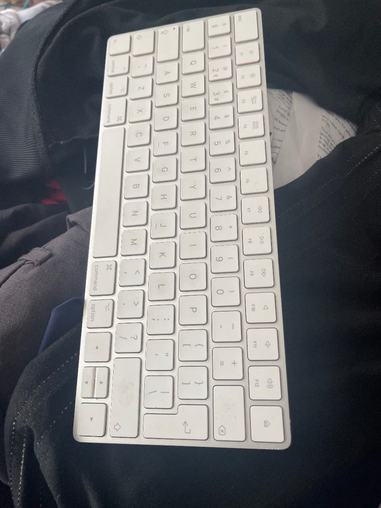 Apple Magic Keyboard - White, Good Condition