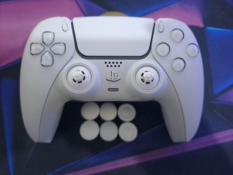 New retail custom PS5 controller whiteout with remap paddles