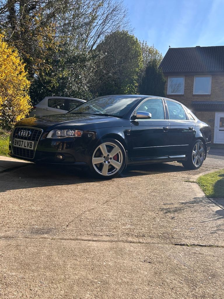 Audi S4 B7 Quattro 4.2 V8